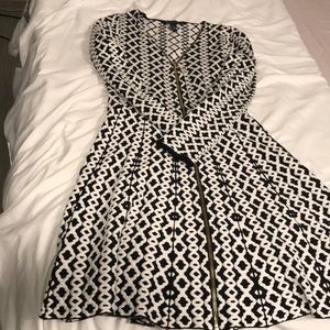 Black and white print long sleeve dress.